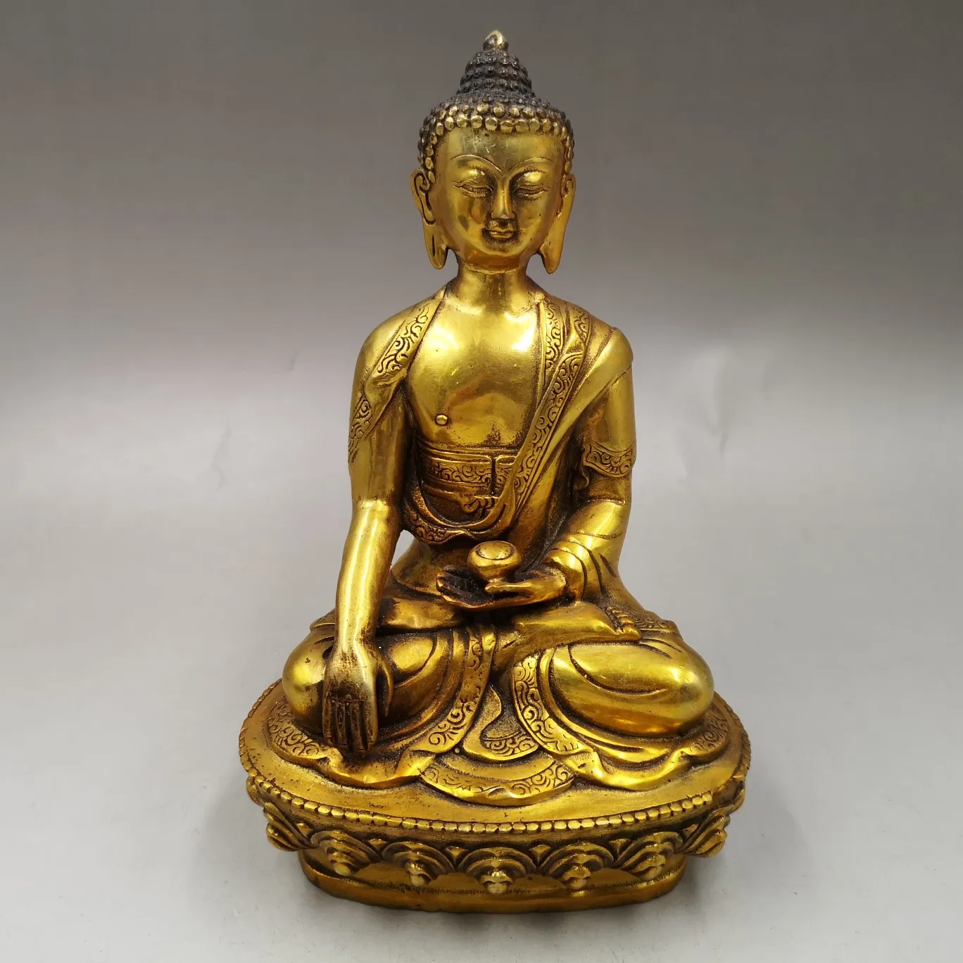 China creative copper gold Buddha home guard living room decoration