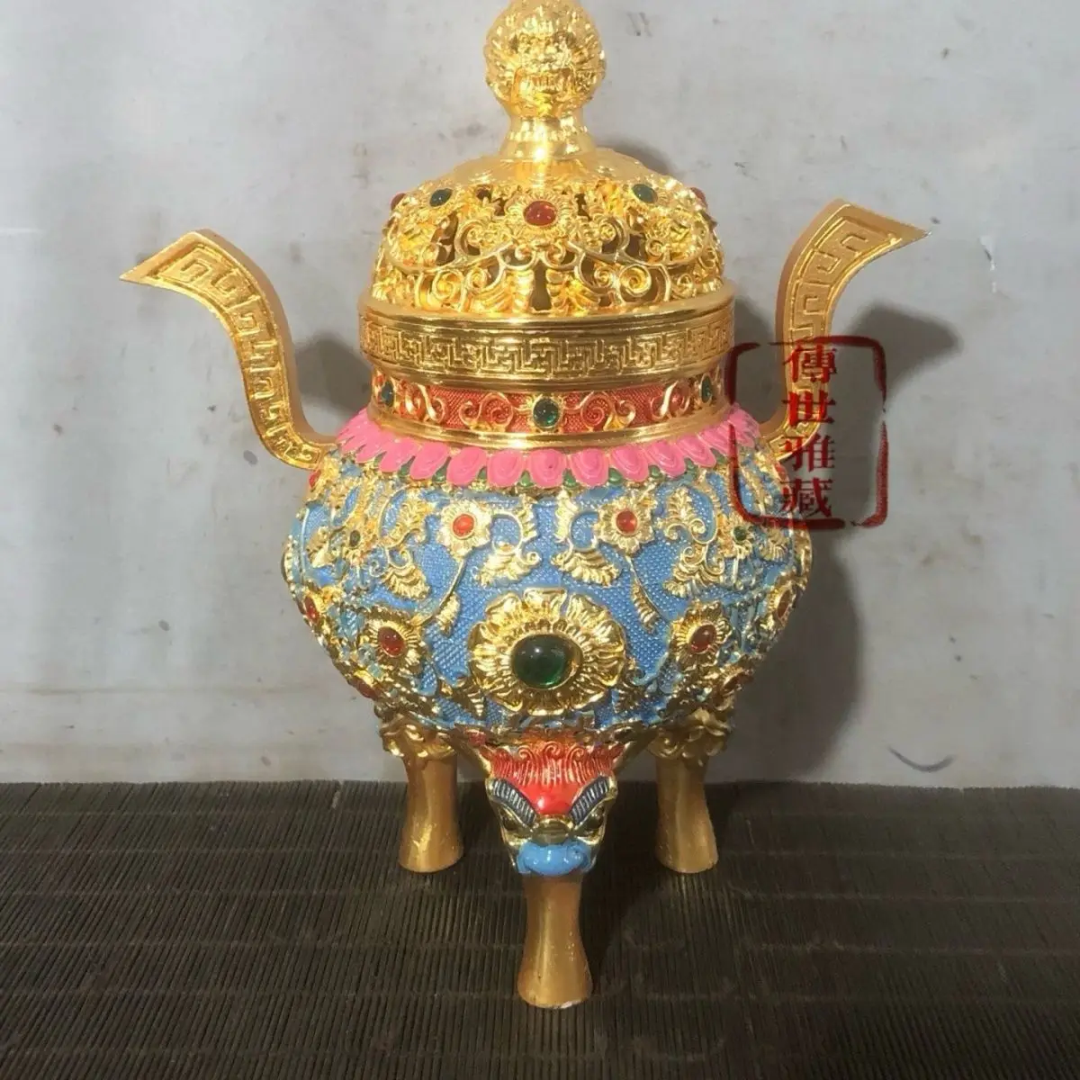 Exquisite copper gilded high relief carving inlaid with gemstones, double ear smoke stove decoration