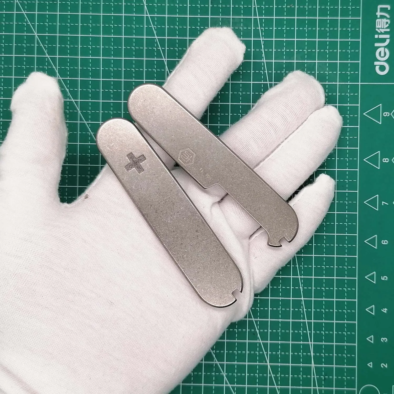 

1 Pair Custom Made Titanium TC4 Scales for 91mm Victorinox Swiss Army Knife Modify 91 SAK Handle Scale