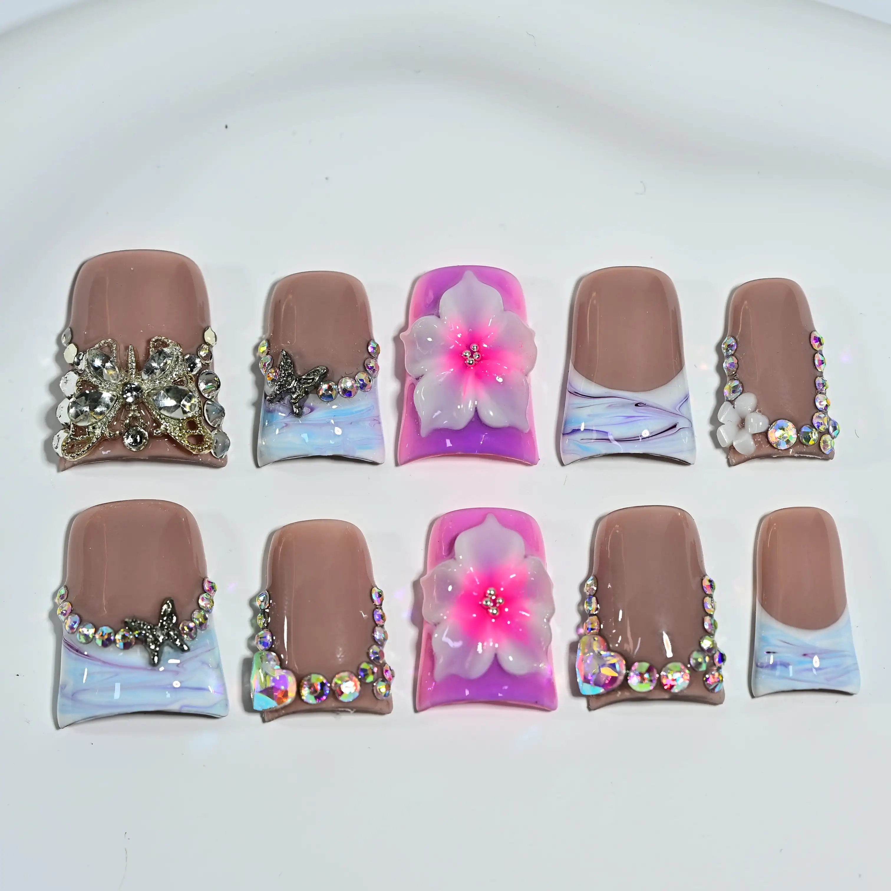 Ręcznie Robione, Marzycielskie Fioletowo-Różowe Paznokcie Naklejane z Kwiatami 3D, Gradientem, Cyrkoniami, Delikatne, Wróżkowe, Wielokrotnego Użytku