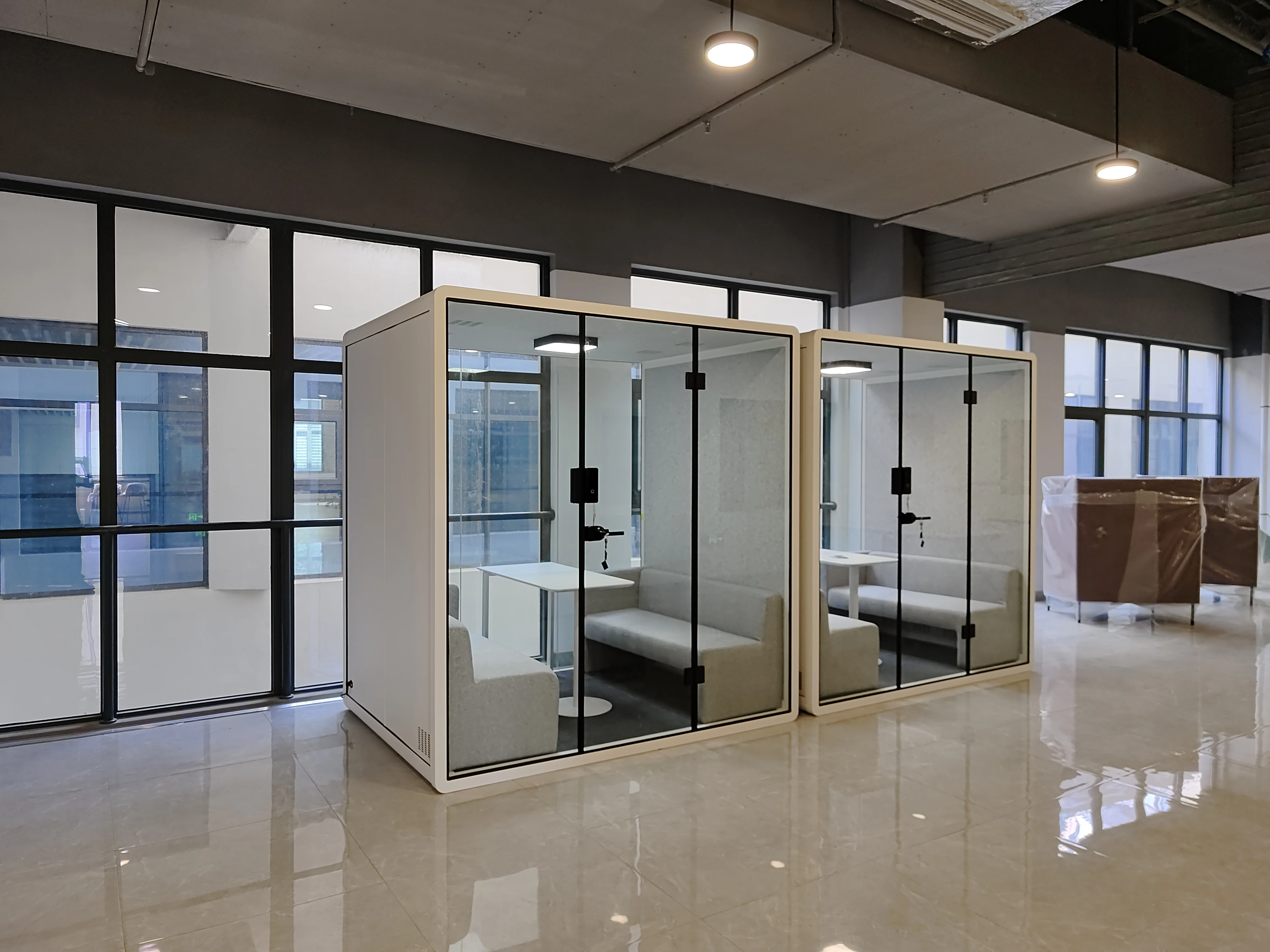 Silent Acoustic Enclosure Mobile Office Booth Sound Insulation For Podcast Streaming And Voice Recording