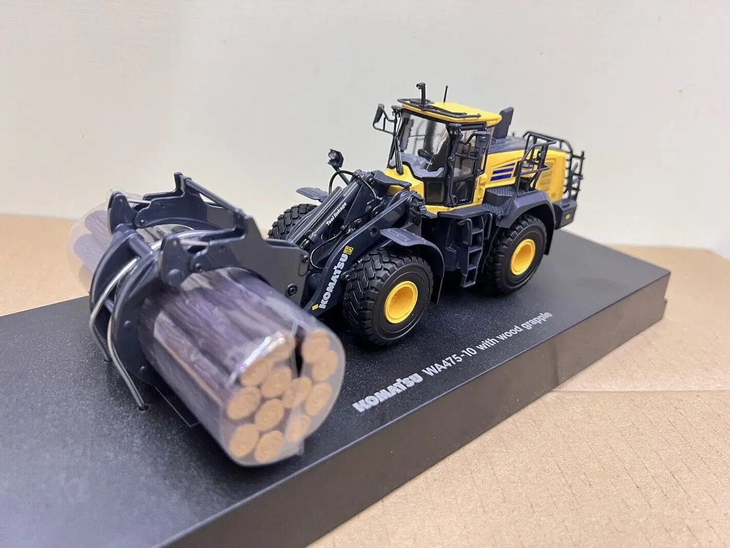 

1:50 for Komatsu WA475-10 Tool Linkage with Log Grapple DieCast Model Gifts Souvenir Toys