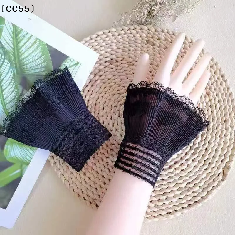 

1 пара солнцезащитных нарукавников-свитеров с декоративными кружевными манжетами, съемными оборками и имитацией рукавов до локтя〔CC55〕