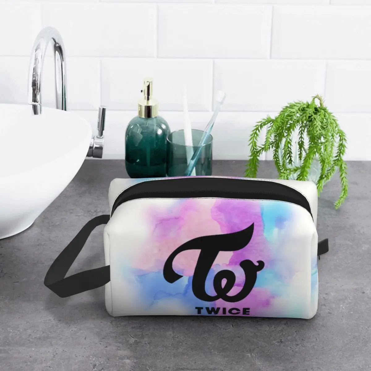 Custom Kawaii Kpop Twices Logo borsa da toilette da viaggio per le donne borsa cosmetica per il trucco Beauty Storage Dopp Kit