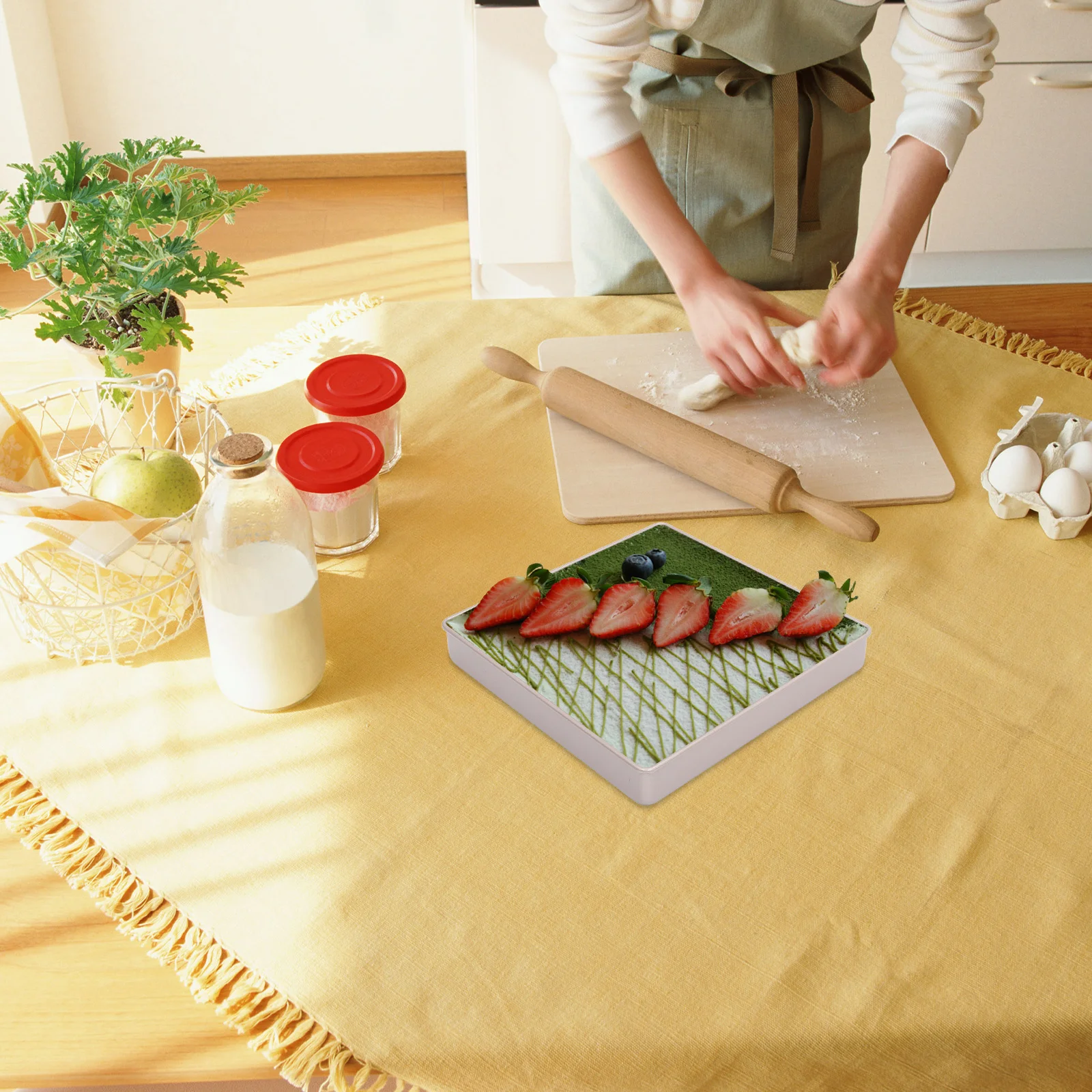 

Square Cake Tin 11.2x11.2x1.38in Nonstick Golden Tray Carbon Steel Bakeware for Baking Cheesecake Mousse Desserts