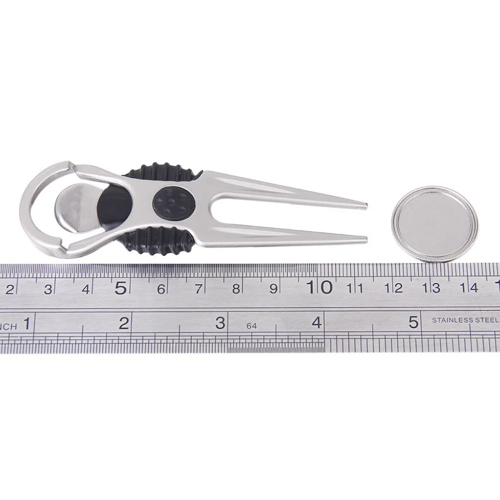 أداة جولف ديفوت فضية من سبائك الزنك علامة كروية مستديرة تصميم غير قابل للانزلاق قبضة مريحة ملحقات أداة إصلاح الجولف الخضراء