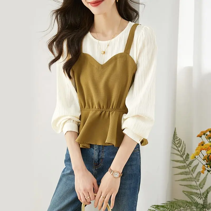 French Temperament Fake Two Fashion Shirts Women\'s Early Spring Clothing Design Sense Ruffled Edge Round Neck Long Sleeved Top