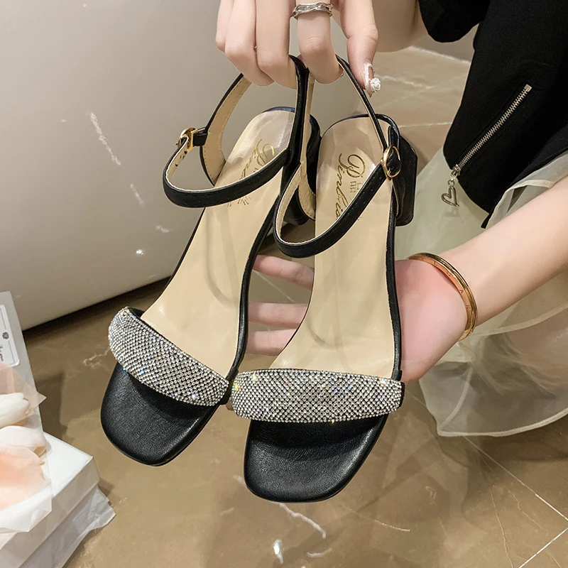 Soft Leather Women\'S 2024 Summer New Fashion Fairy Feng Shui Diamond Thick Heel French Mid Heel Sandals