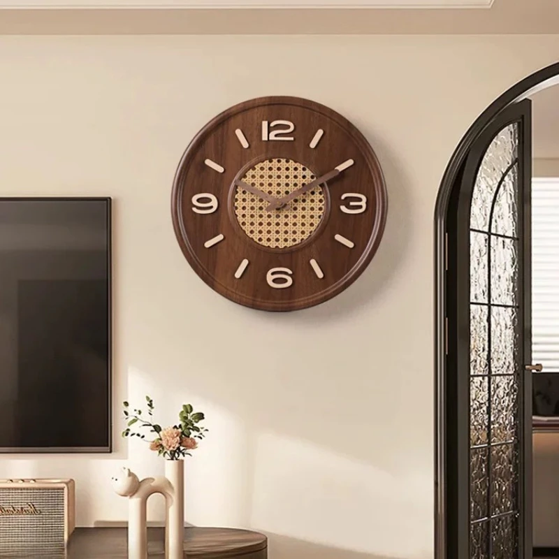 vintage luxury wall clocks aesthetic design creative minimalist wall watch living room Nordic reloj de pared room decorations