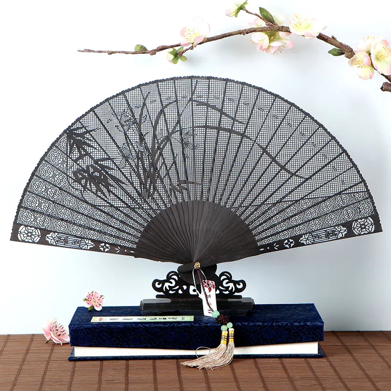 Chinese Classical Folding Fan Ebony Hollow Out Carved Exquisite Hand Fan Handmade Cultural Craft Gift Home Decorative Ventilador