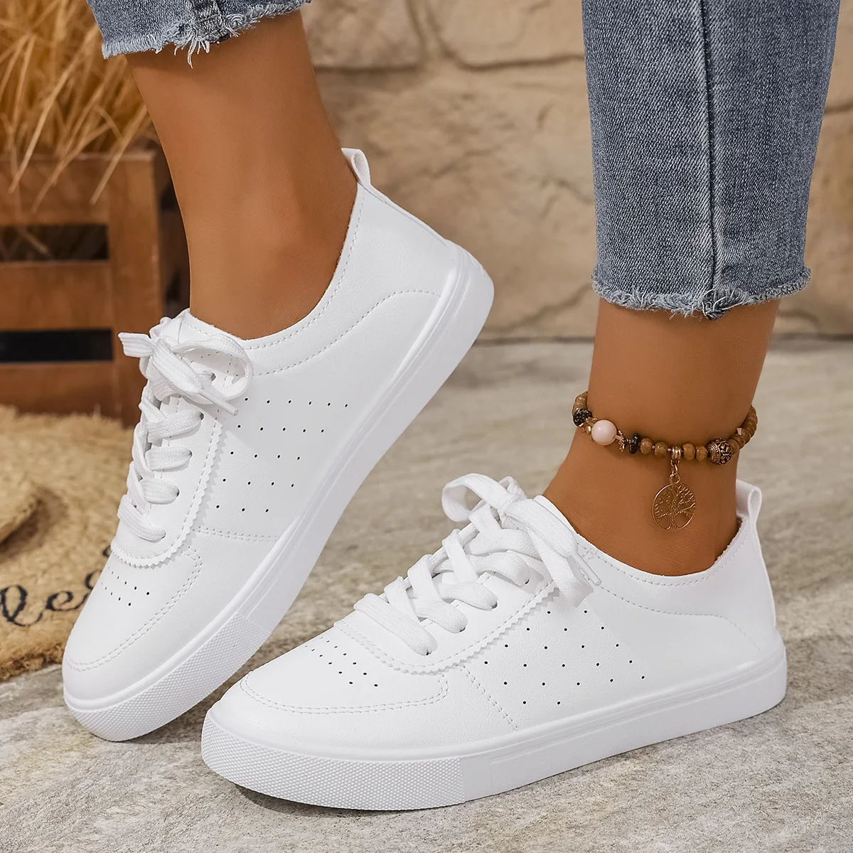 2026 summer new fashionable women's lace-up casual sports shoes soft leather versatile large size white shoes