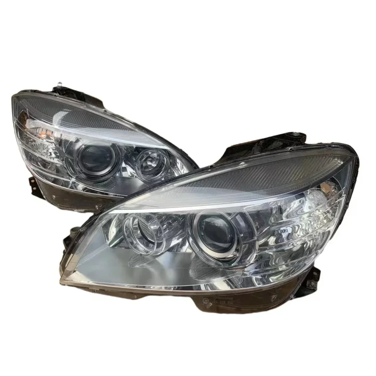 

Car Headlight for Mercedes-Benz Auto lighting W204 2009 C-Class C180 C200 C300 A 2048200159/0259