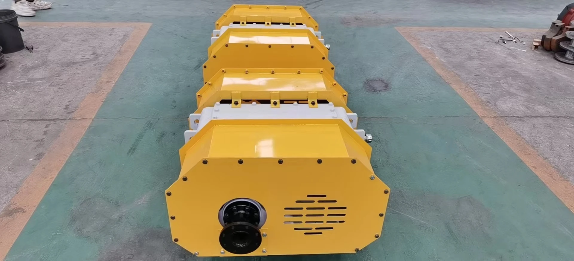 Pantalla vibratoria de aceite fino síncrona completamente sellada para minería como fuente de vibración de caja excitiva de reemplazo de importación