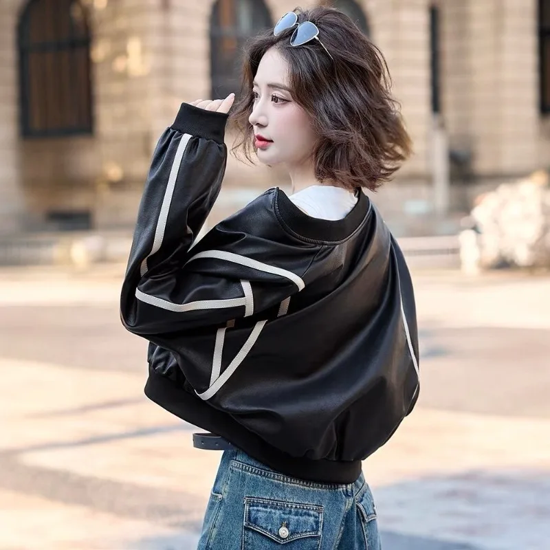 ​ 2025年 レディース ショート丈 レザー ベースボールコート ゆったりフィット 細見えジャケット 小柄体型向け 春秋 ストリートウェア 必需品 ​