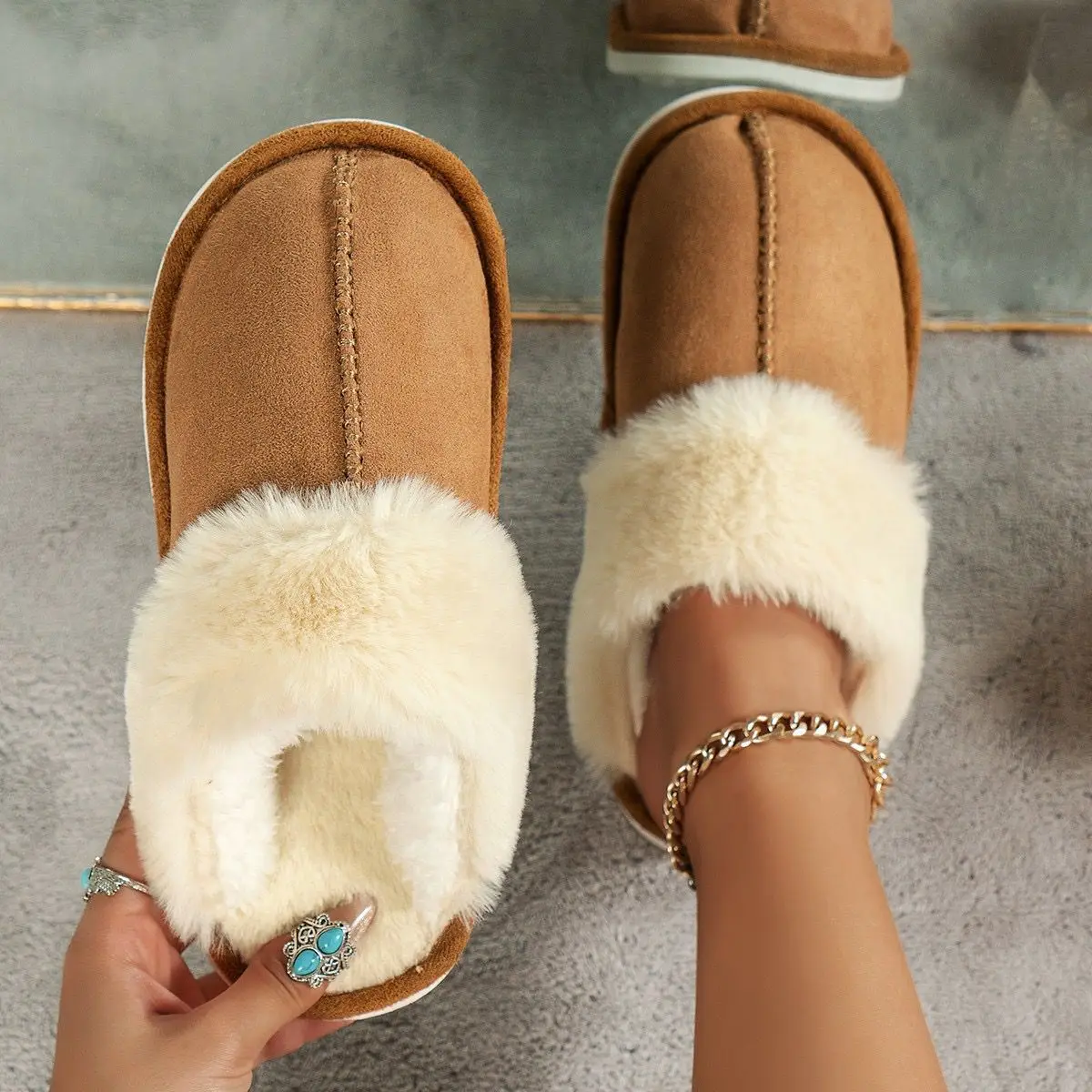 

2024 new Plush warm Home flat slippers Lightweight soft comfortable winter slippers Women's cotton shoes Indoor plush slippers