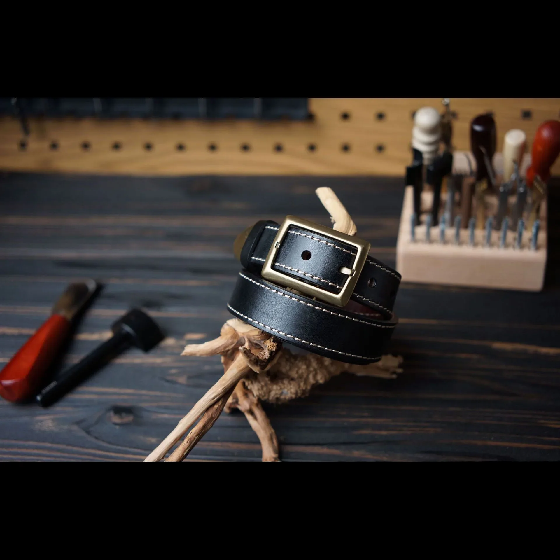 حزام جلدي مخيط بسمك 5.5 مم على الطراز القديم مع مشبك نحاسي صلب بعرض 3.3 سم إصدار ضيق #1