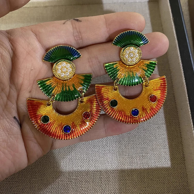 

Dopamine enamel colored fan-shaped exaggerated large earrings high-end vacation style heavy industry niche unique travel jewelry