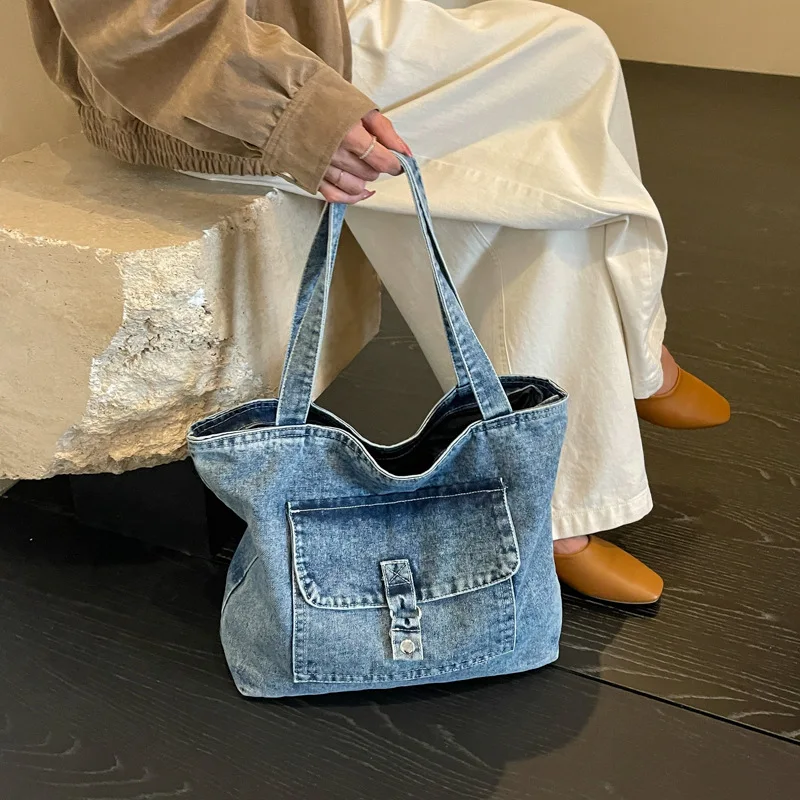 Large-capacity washed denim tote bag, women's commuter single-shoulder bag, wear-resistant hand-held shopping bag