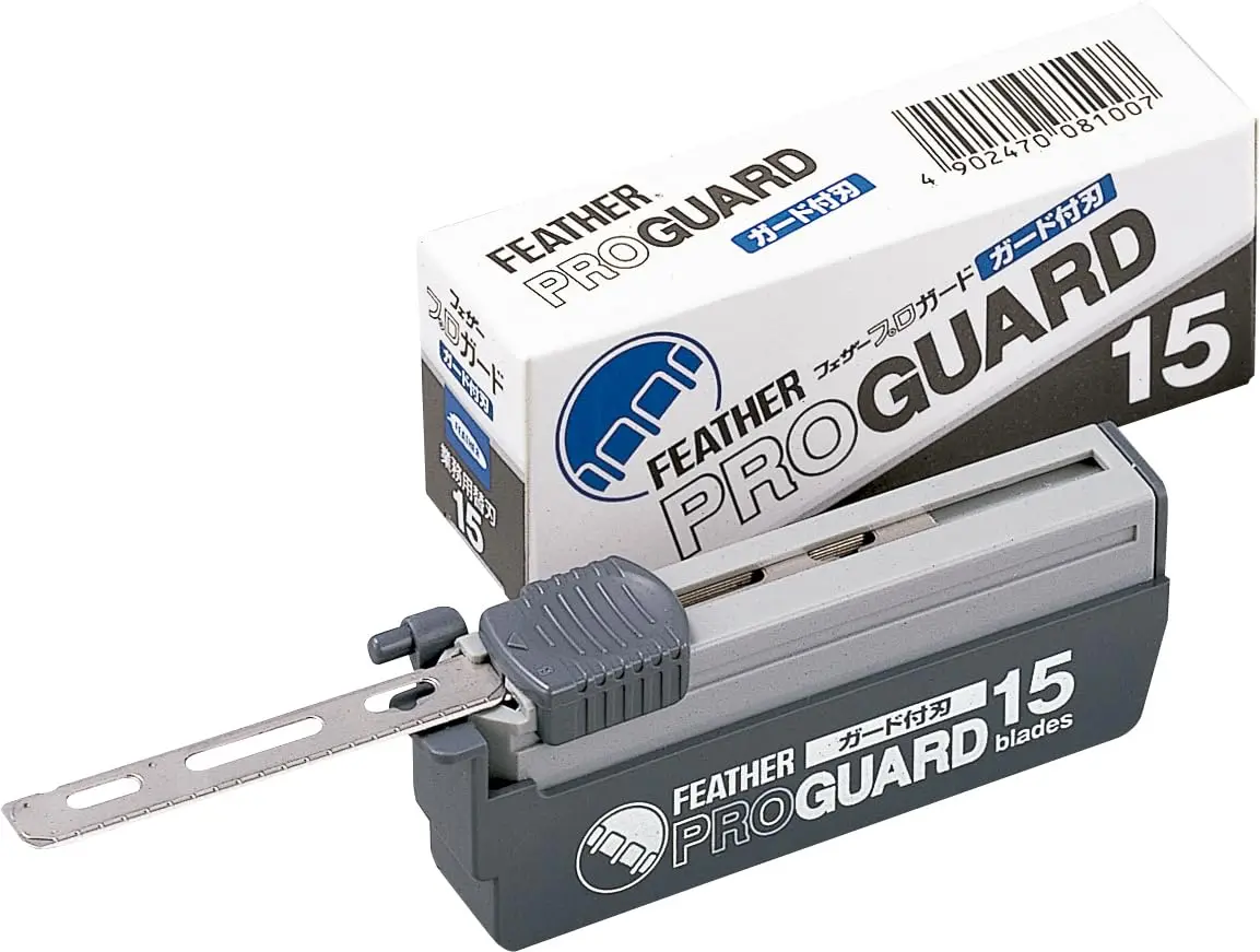 

Профессиональные лезвия для бритвы с защитным покрытием - 15 штук в упаковке для гладкого и безопасного бритья