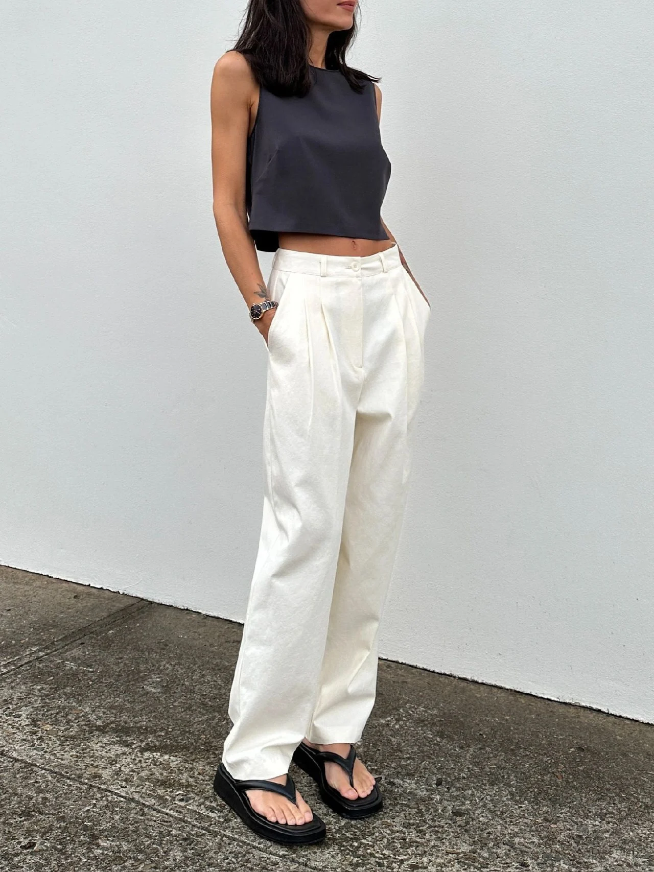 

New 26 Pepamack Minimalist Style Small round Neck Sleeveless Suit Vest Elegance Design Commute Zipper Loose Fit Short Pure Color