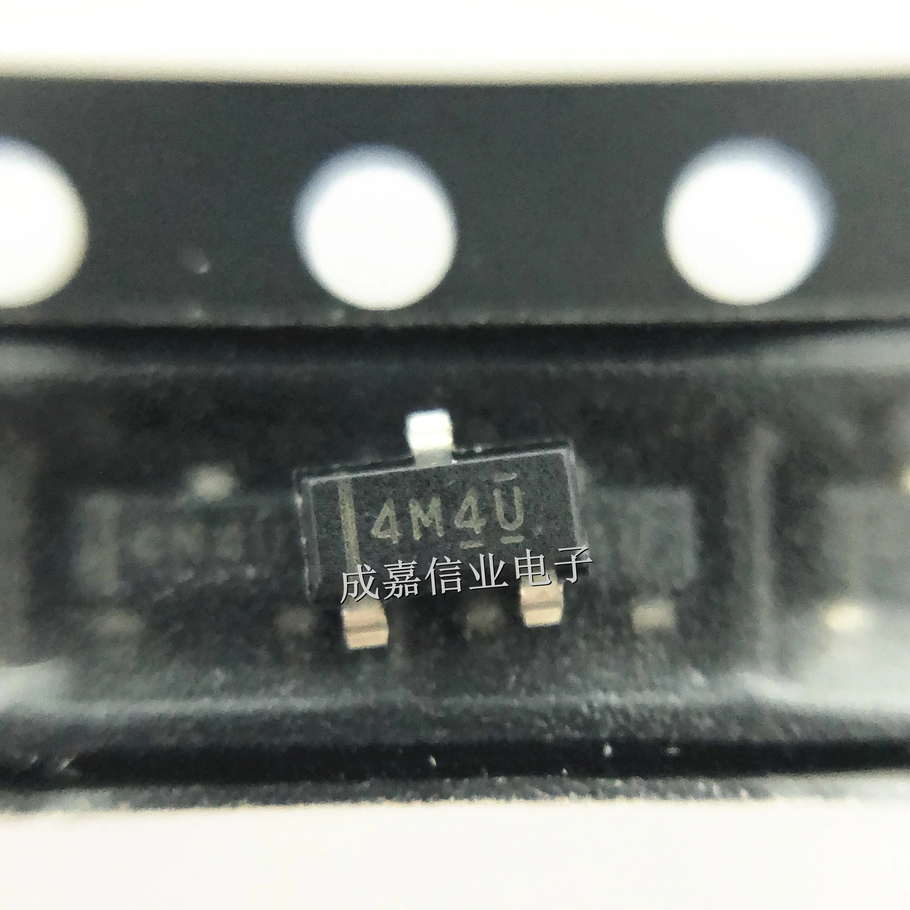 10pcs/Lot LM4040C41IDBZR SOT-23-3 MARKING;4M4U Voltage References 15mA 4.096 V