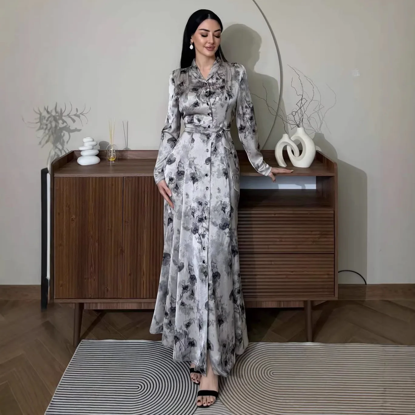 

Ретро-платье с принтом, свободного кроя, с V-образным вырезом, на пуговицах, весенне-осеннее, с завышенной талией, на шнуровке, длиной до колена