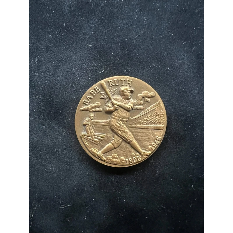 

Babe Ruth 1895-1948 Baseball Legend Commemorative Coin, 925 Sterling Silver Tribute Medal, Historical Sports Figure Memorabilia