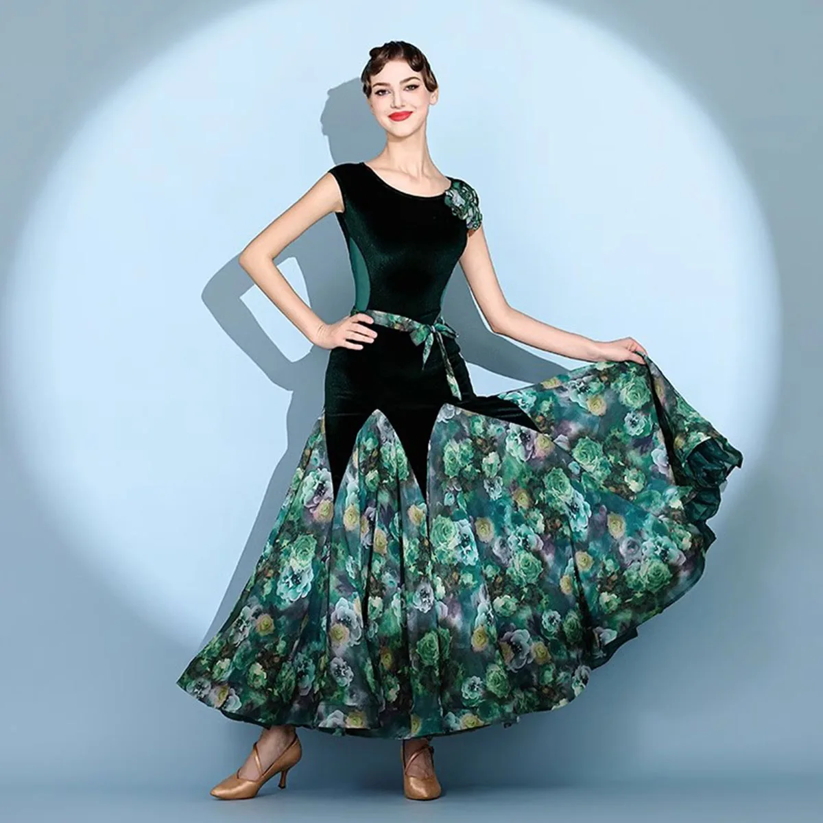 

2024 New Elegant Women’s Ballroom Dance Dress Waltz Tango Dancing Clothes Short Sleeve Competition Performance Modern Dancewear