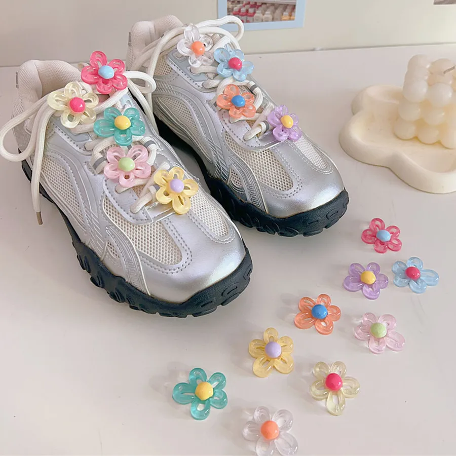 1 PC Irregular Hollow Flowers Shoes Buckle Ornaments Men Women Personality DE Training Shoes Decorative Shoelaces Accessories