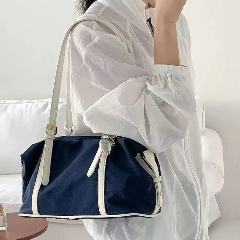 

Korean women's fashion design nylon cloth armpit bag 2025 autumn and winter new style simple casual large capacity shoulder bag