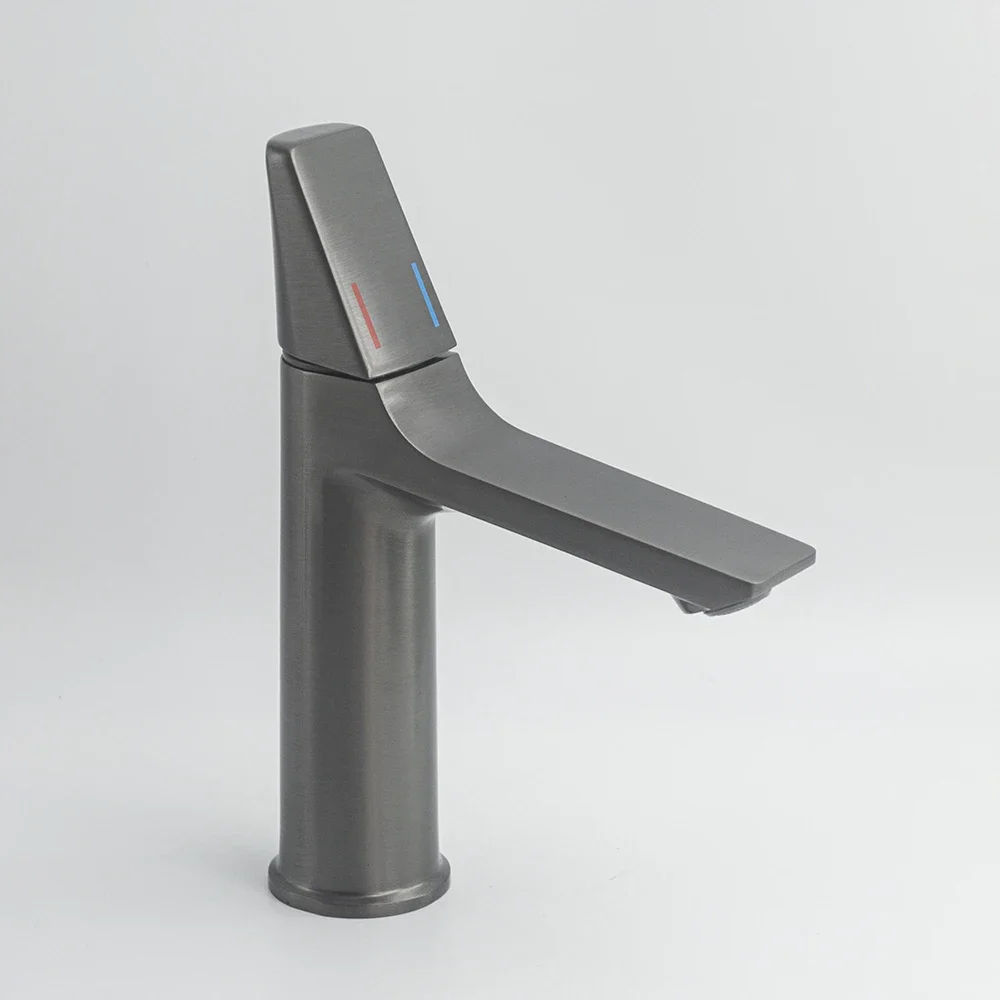 Single-Hole Bathroom Faucet High Quality Zinc Alloy Finish Hot & Cold Mixed Water Ceramic Valve