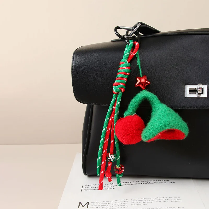 

Creative Christmas Knitted Pendant Cute Christmas Tree Hat Bag Pendants Exquisite Personal Keychain Pendants New Versatile Gifts