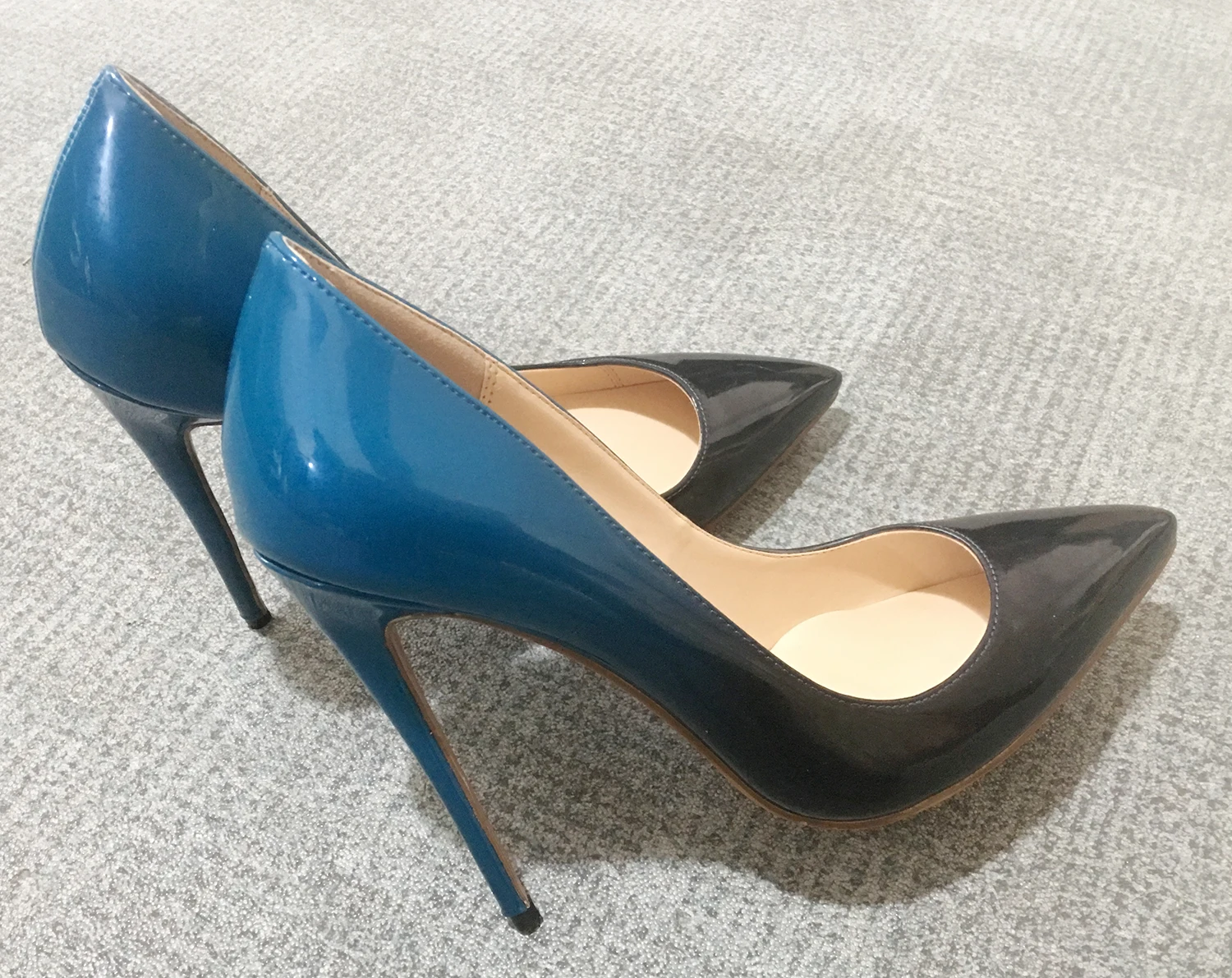 Zapatos de tacón fino poco profundo para mujer, bombas degradadas azules y negras, zapatos de moda para fiesta y boda