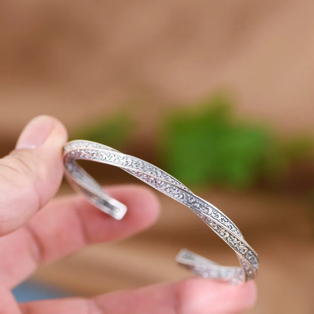 Fashion Light Luxury Twist Bangle Women Jewelry Irregular Flower Carving Bracelet Trendy Geometric Couples Cuff Bracelet Party