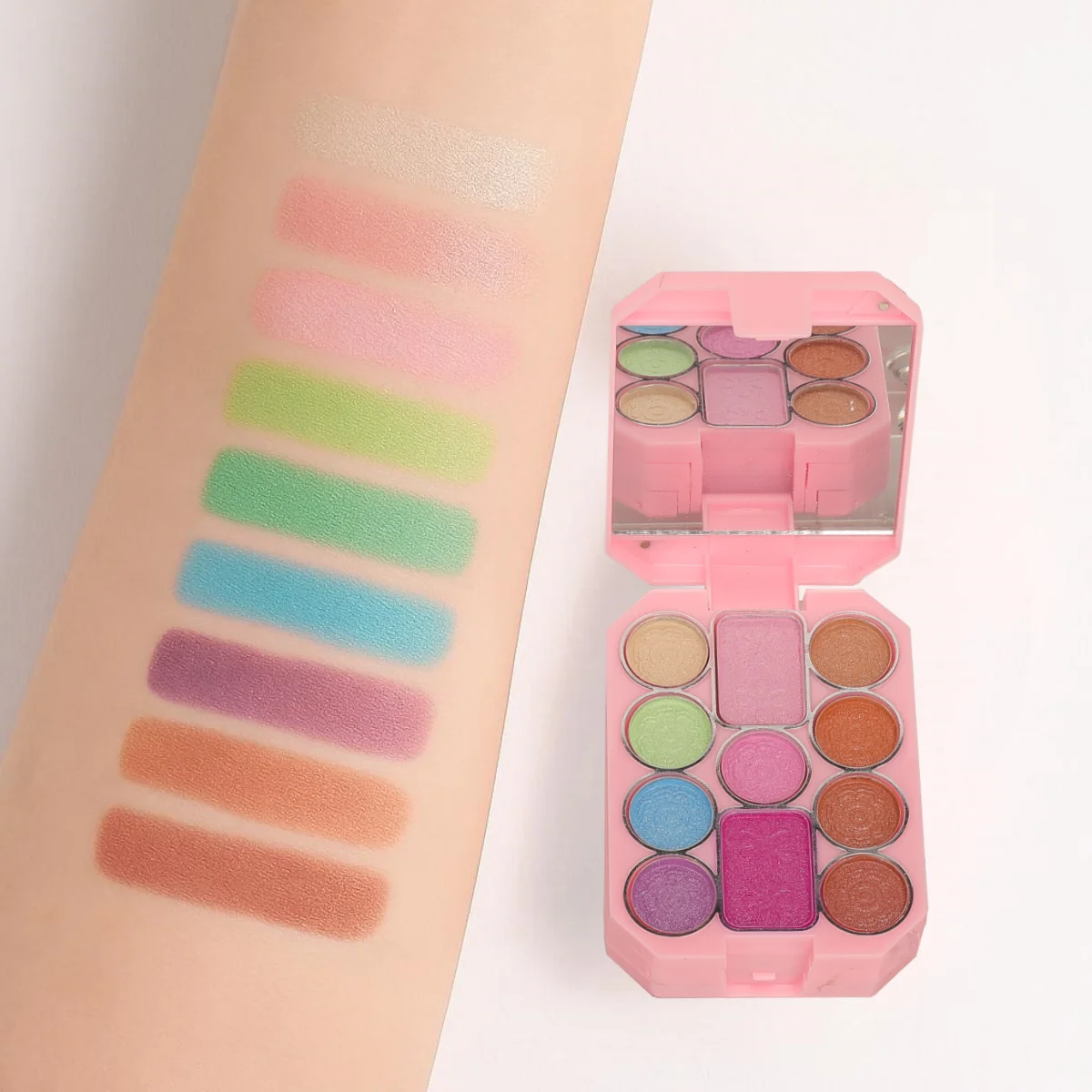 18-Farben-Komplett-Multifunktions-Make-up-Set, perlmuttartiger, mattierter Lidschatten + Rouge + Lippenstift + Puder + Make-up-Pinsel + Puff + Spiegel, unverzichtbare Make-up-Palette für den täglichen Gebrauch, Farben: Lila, Gold, perfektes Geschenk für Frauen