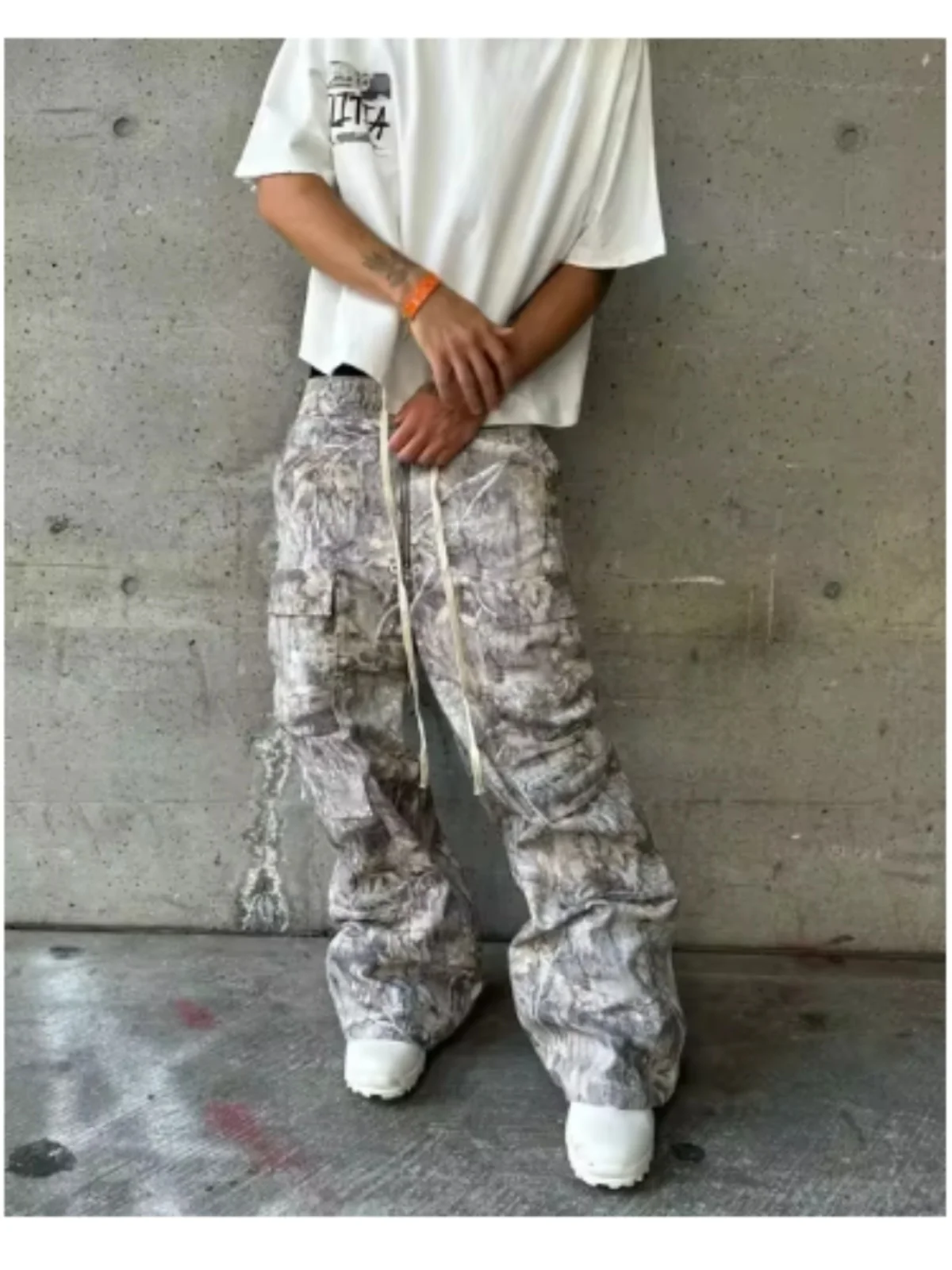 

High Waist Loose Fit Camouflage Overalls with Multiple kets Straight Leg Casual Workwear for Men Youthful And Dync Sle