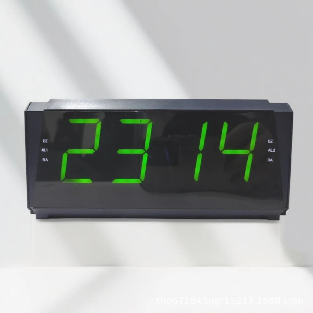 LED digital alarm clock display, radio intelligent multi-function clock mute electronic bedside radio movement
