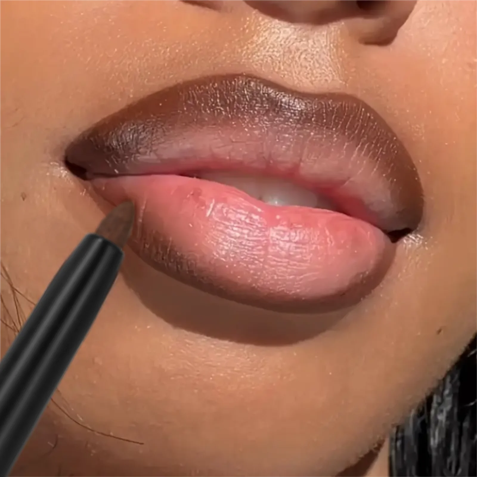 1 lápiz labial mate de terciopelo, labios sexys, forma de labio tridimensional, suave y sedoso, textura suave, regalo de Navidad perfecto