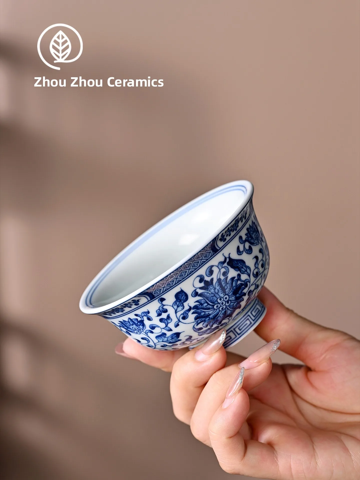 Jingdezhen Qi Cheng Tang Gongfu Cerc Tea Cup Handmade High-End Gift Cup Lotus Pattern Pred Handle Owner Cup