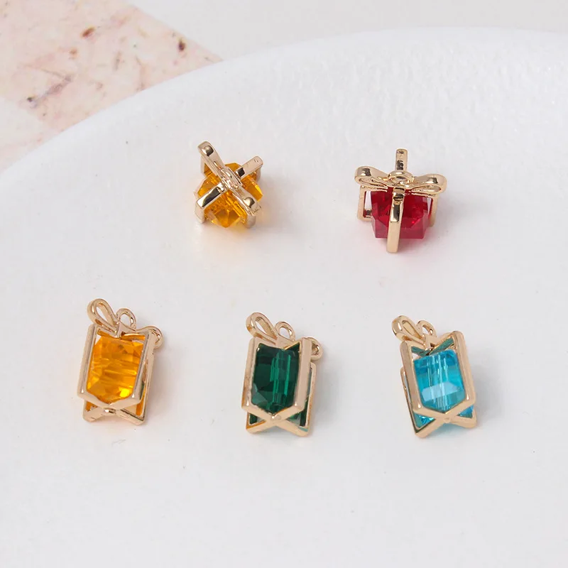 10pcs/ Set Sweet Crystal Gift Box Pendant DIY Christmas decoration accessories bracelet earrings hairpin material