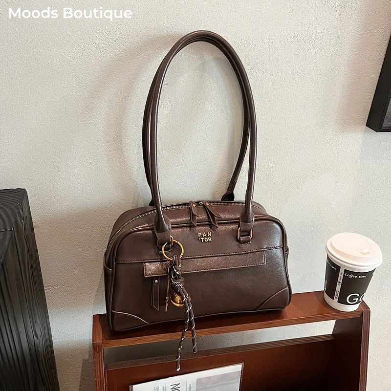 

Vintage Small Boston Shoulder Bags For Women 2025 Designer Handbags Luxury Totes With Pendant Pure Color Large Capacity Satchels