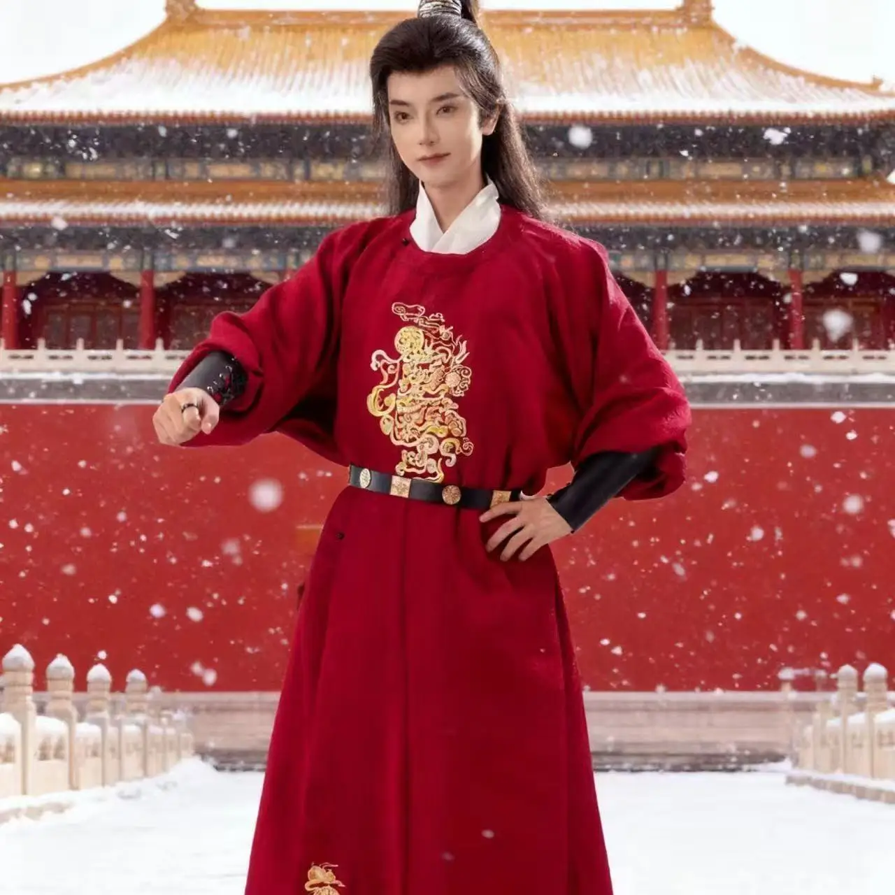

Men's Embroideried Hanfu Red&Green Tradtional Chinese Round Neck Robe Students Stage Performance Dress Festive NewYear Tang Suit