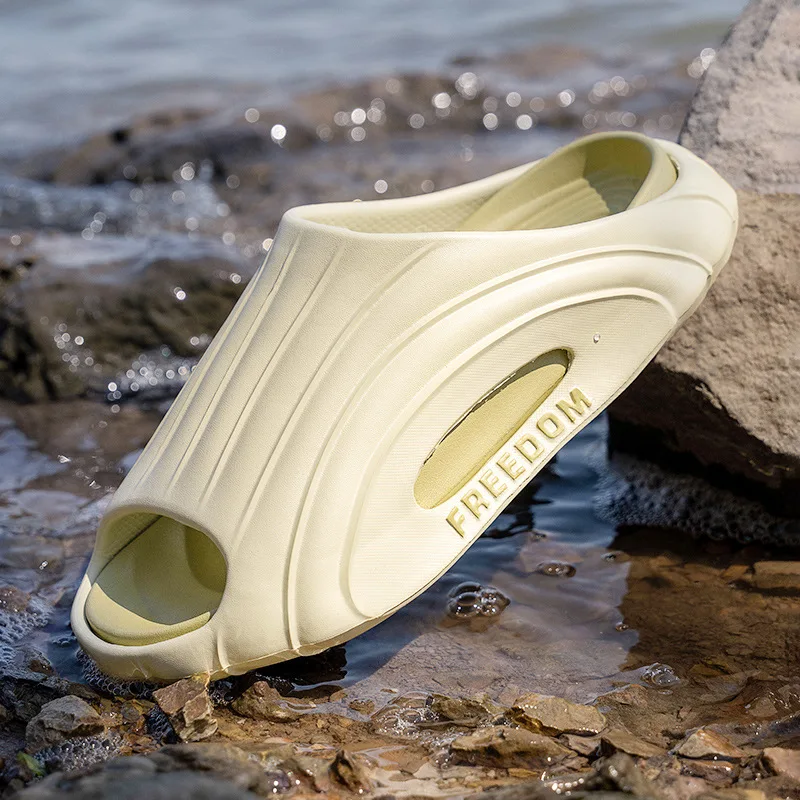 

Спортивные шлепанцы 2025 года, новые мужские мягкие шлепанцы из ЭВА с противоскользящей мягкой подошвой, простой дизайн для летнего пляжа и использования на открытом воздухе