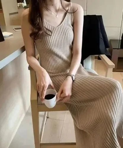 Lente zomer elegante afslankende gebreide vestrok middellange zwarte binnenbasisrok mouwloze tankjurk