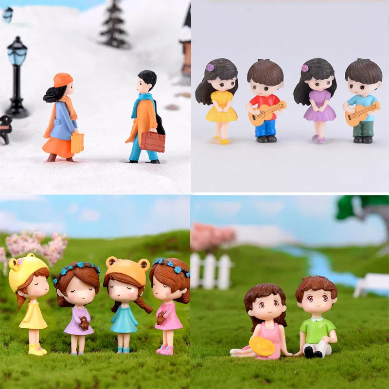 2 Pcs Micro-landscape Decorations Left To Right Guitar Characters Looking Up Couples Flower Girls Cake Ornaments