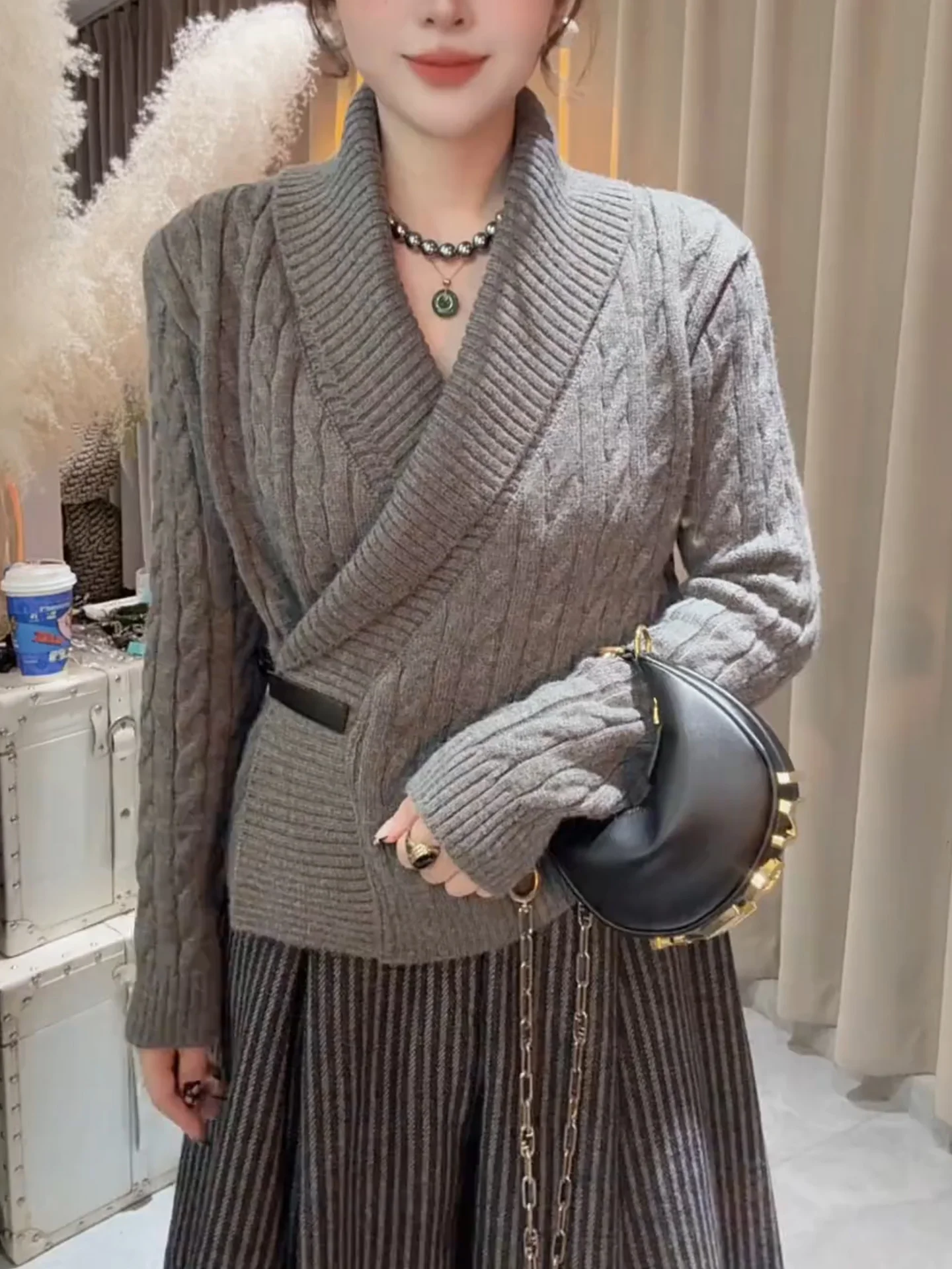 

Ele V-Ne Crossed Knitted Cardigan Women's High-End Slimming Sweater Base irt Korean Sle Loose Fit Long Sve