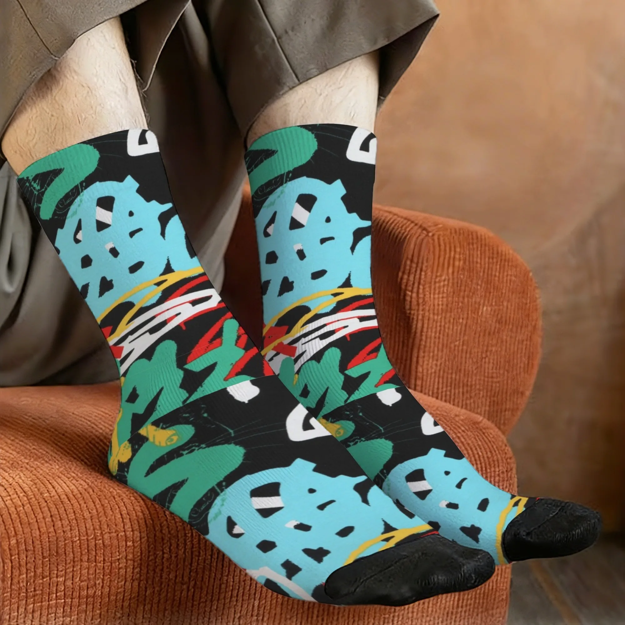 

Street-style Hip-hop Graffiti-inspired Print Men's Mid-calf Socks Subculture Vibes for Trendy Skateboarders Non-slip Breathable