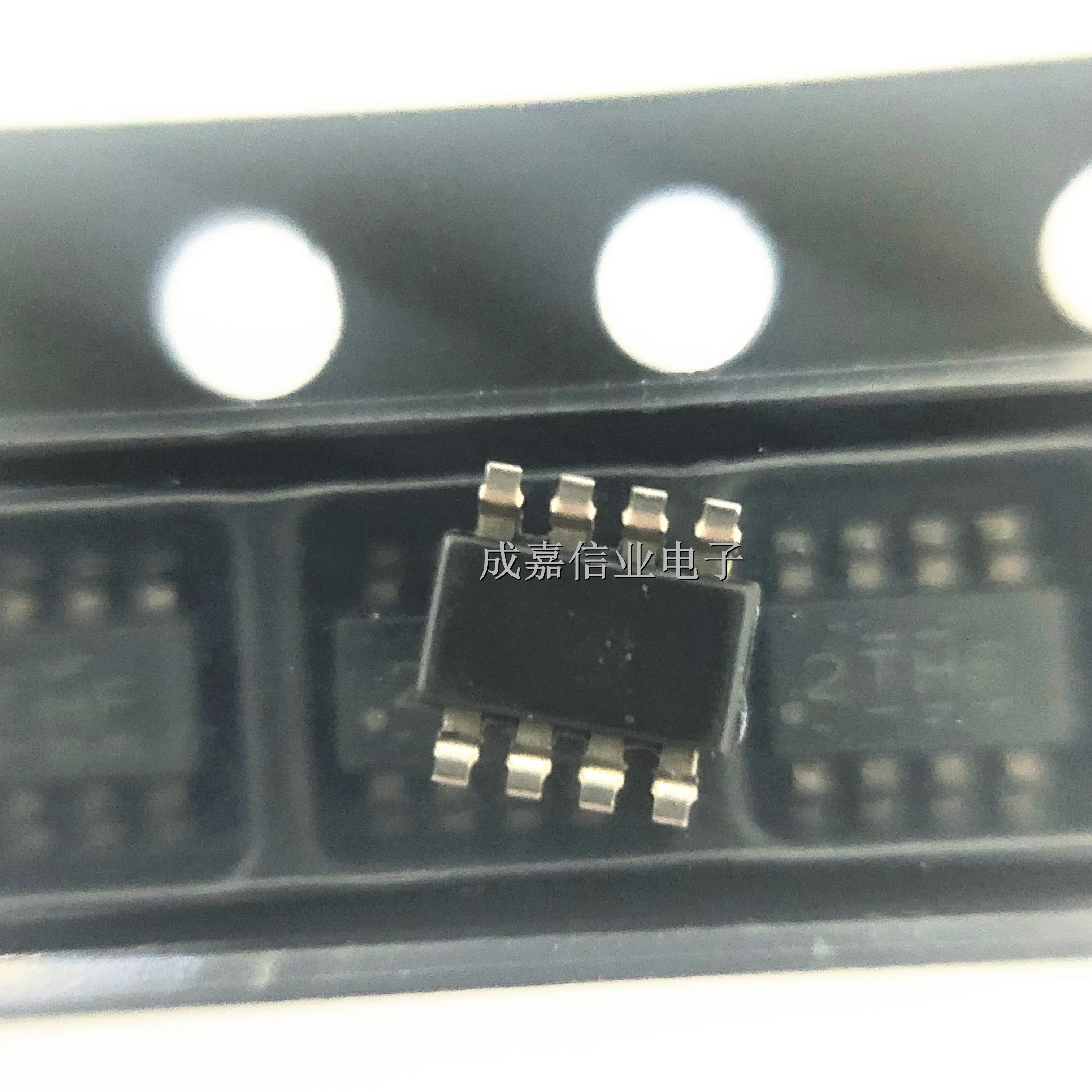 10pcs/Lot TCAN3403DDFRQ1 SOT-23-8 MARKING;2THF CAN Interface IC Automotive 3.3V