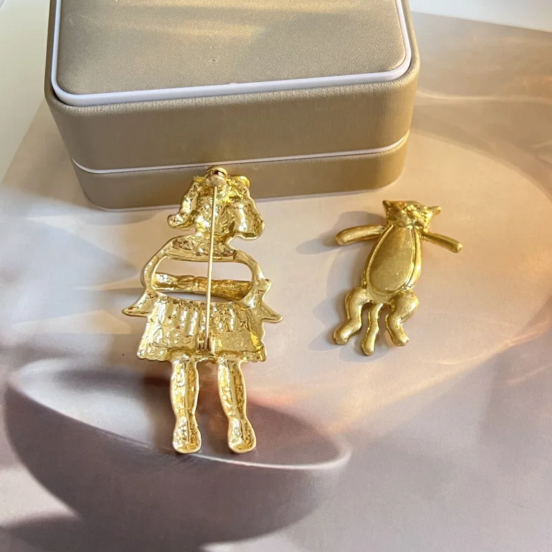 Cute Creative Girl Cat Dismantle Funny Metal Brooch for Women Girl Unique Pin HUANZHI 2024 NEW Dinner Party Skirt Coat Accessory
