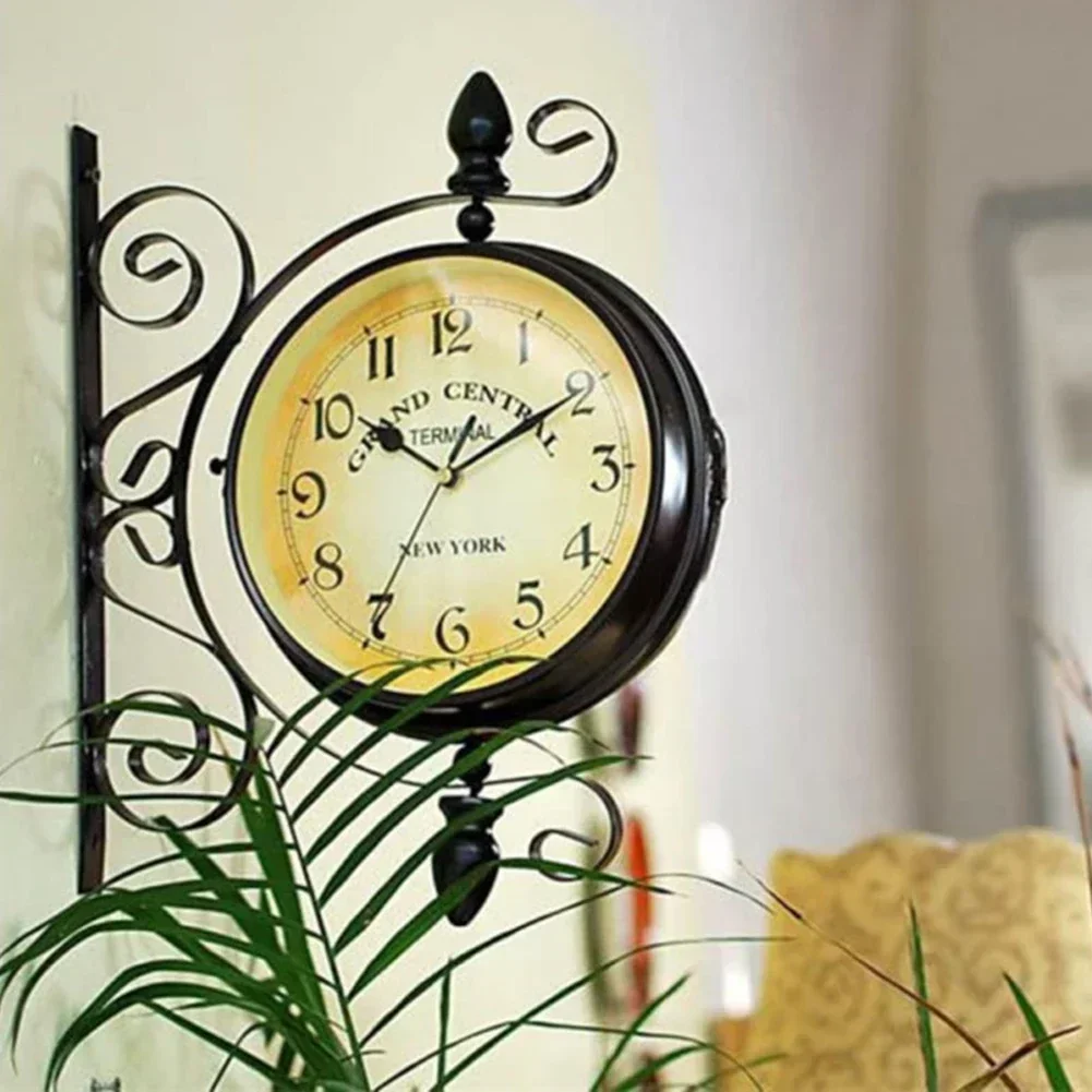 Double Sided Wall Clock Vintage European-style Outdoor Wall Clock Wrought Iron Garden Coffee Bar Decoration Round Train Station